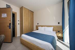 Royal Blue Resort & Residence