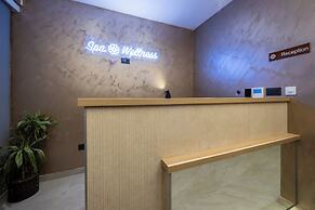 Royal Blue Resort & Residence