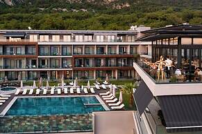 Royal Blue Resort & Residence