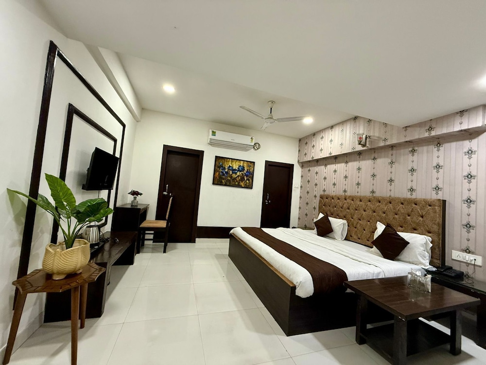 Hotel Deendayal