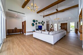 Luxury 7 Bedroom Pool Villa - WL67