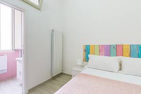 Chiara Modern Apartment by Wonderful Italy