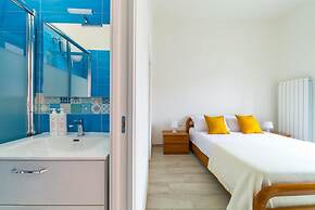 Chiara Modern Apartment by Wonderful Italy