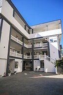 VILA AARON