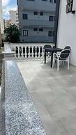 VILA AARON