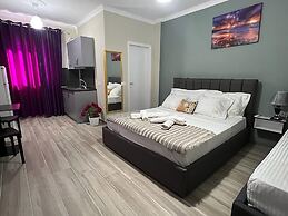 VILA AARON