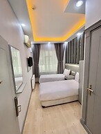 Crowned Plus Hotel