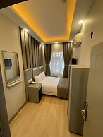 Crowned Plus Hotel