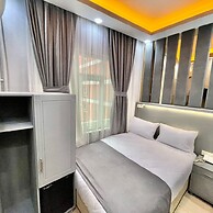 Crowned Plus Hotel