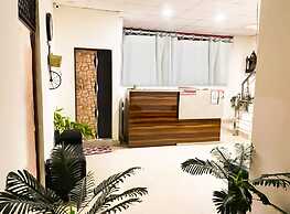 Roomshala 021 Hotel Joyous Inn