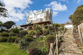 The Tower, 5 Corisande Manor