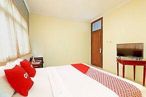 OYO 90878 Pakem Sari Hotel & Convetion