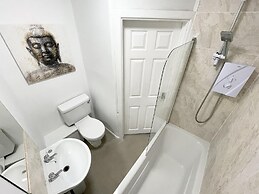 Pool Hill Terrace - Two Bedroom Apartment