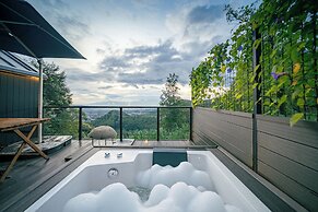 Bobocabin Coban Rondo Malang