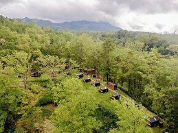 Bobocabin Coban Rondo Malang