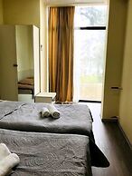 Hotel Gurya