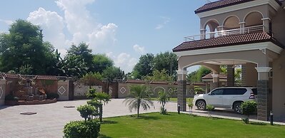 Entire 6-bed Garden Villa