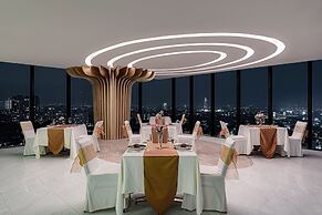 Whiz Luxe Hotel Spazio Surabaya