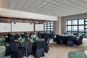 Whiz Luxe Hotel Spazio Surabaya