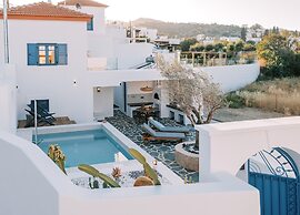 Kalathos Square Luxury Suites