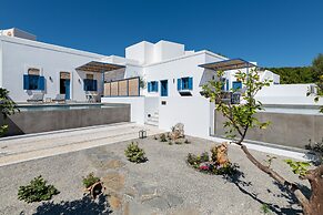 Kalathos Square Luxury Suites