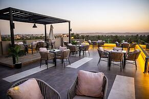 Pyramids Sunrise Inn