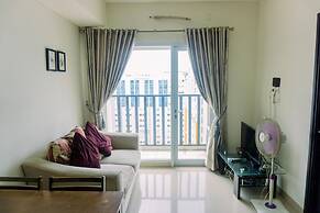 Fancy And Nice 1Br At Paramount Skyline Apartment