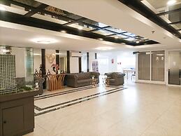 Homey Studio At De Prima Apartment