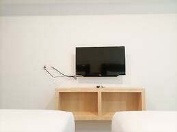 Homey Studio At De Prima Apartment