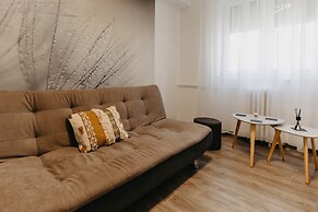 1BDR Central Apartment in Arad