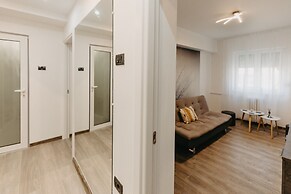 1BDR Central Apartment in Arad