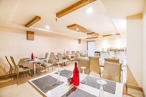 Fabhotel Prime Royal Castle