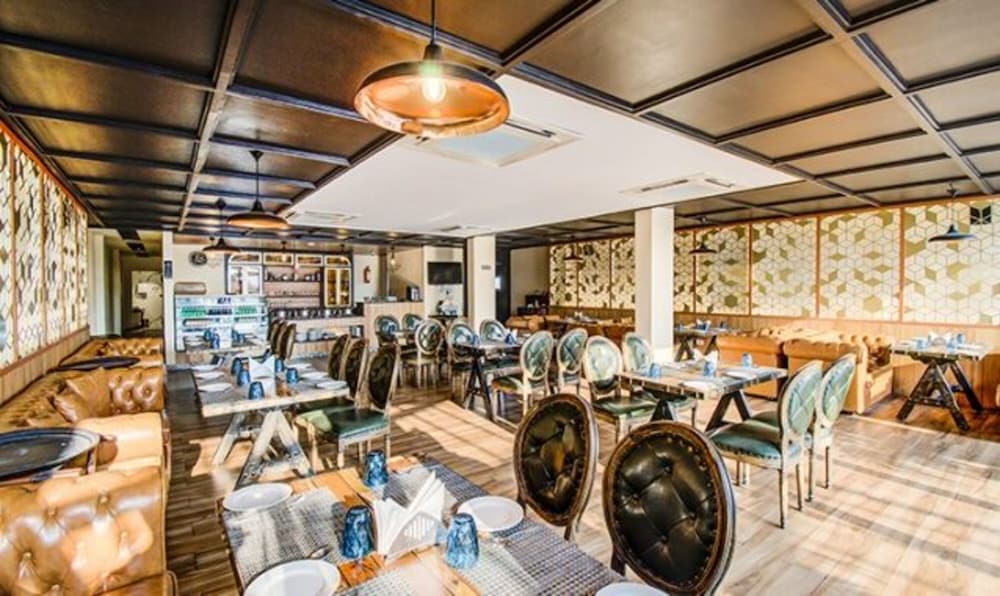 FabHotel Prime V Hazratganj