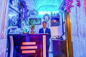 Fabhotel White Klove