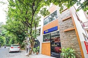 Fabhotel Crown Suites