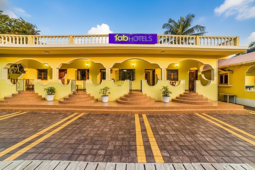 FabHotel La Pablo - Nr. Chapora Fort