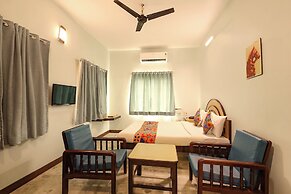 FabHotel Santhi Inn