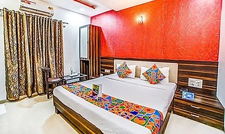 Fabhotel The Adore Palace