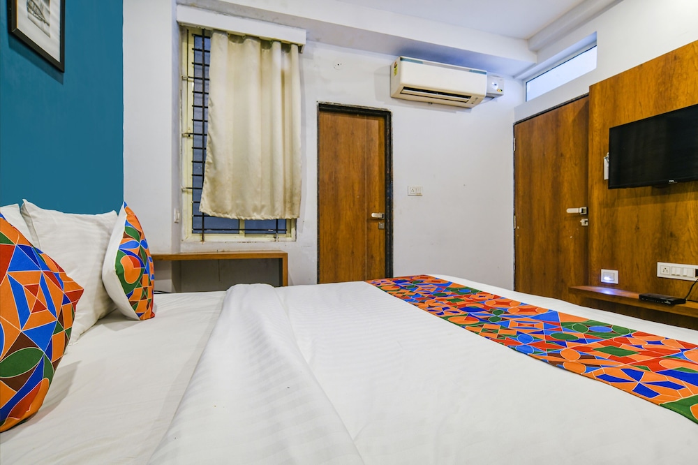 FabHotel Hello Homz