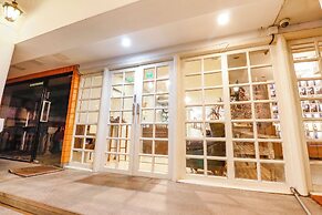 Fabhotel Park Inn