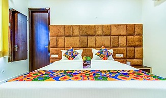 FabHotel Nayyar Inn