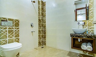 FabHotel Nayyar Inn