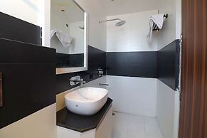 Fabhotel Grand Arya