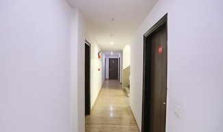 FabHotel Taj Home Stay