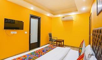 FabHotel Taj Home Stay