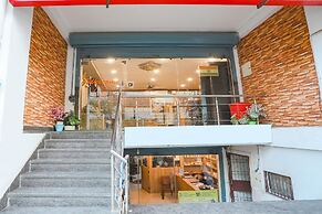 Fabhotel Royal Galaxy I