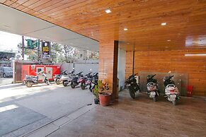 Fabhotel Doon Maira
