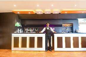 Fabhotel Airport Green Arcade