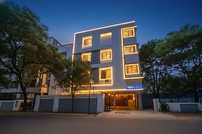 Fabhotel Skylight Studio Rooms
