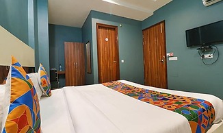 Fabhotel Maxx Inn